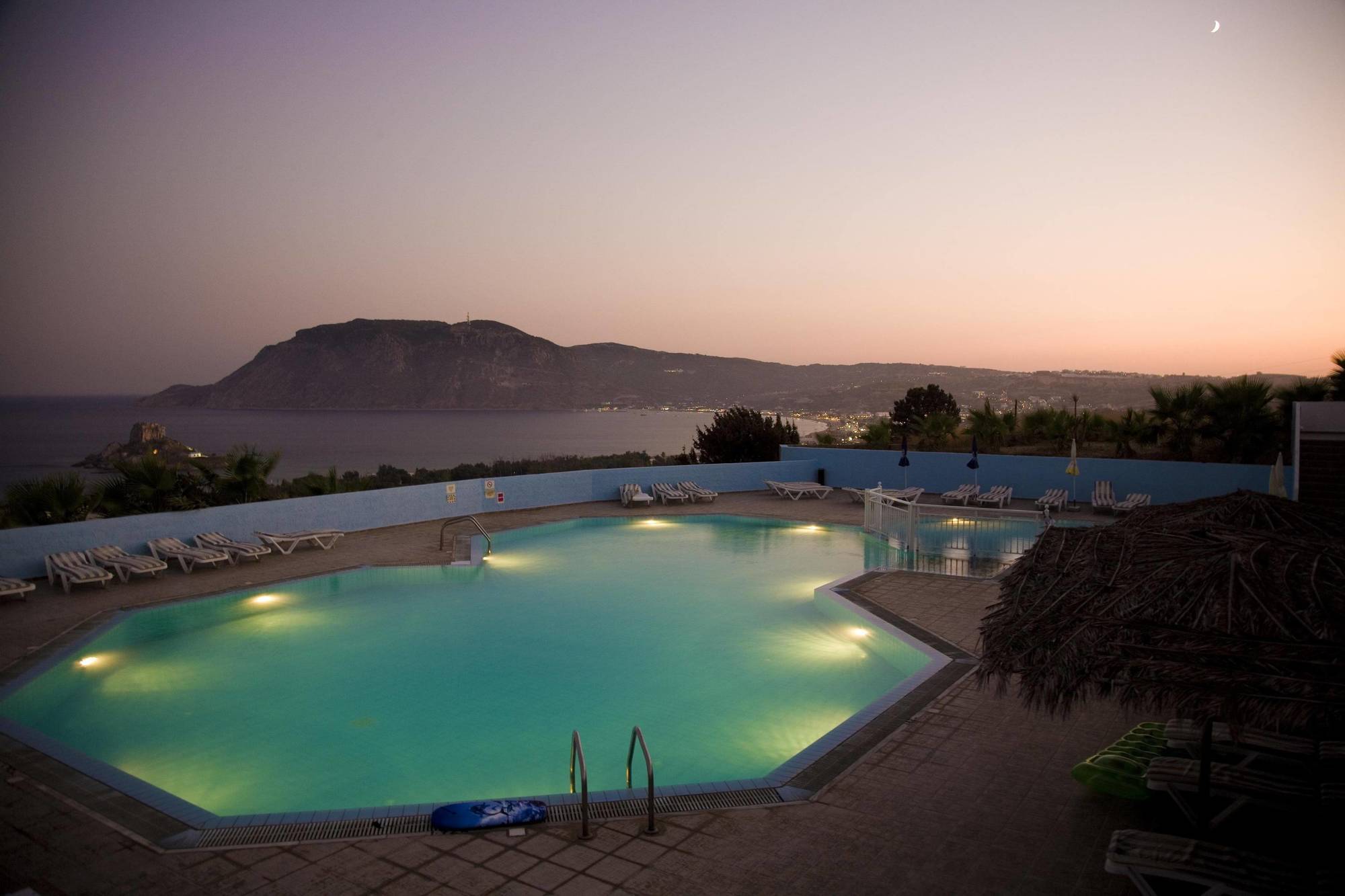 Hotel Pantheon, Kefalos المظهر الخارجي الصورة